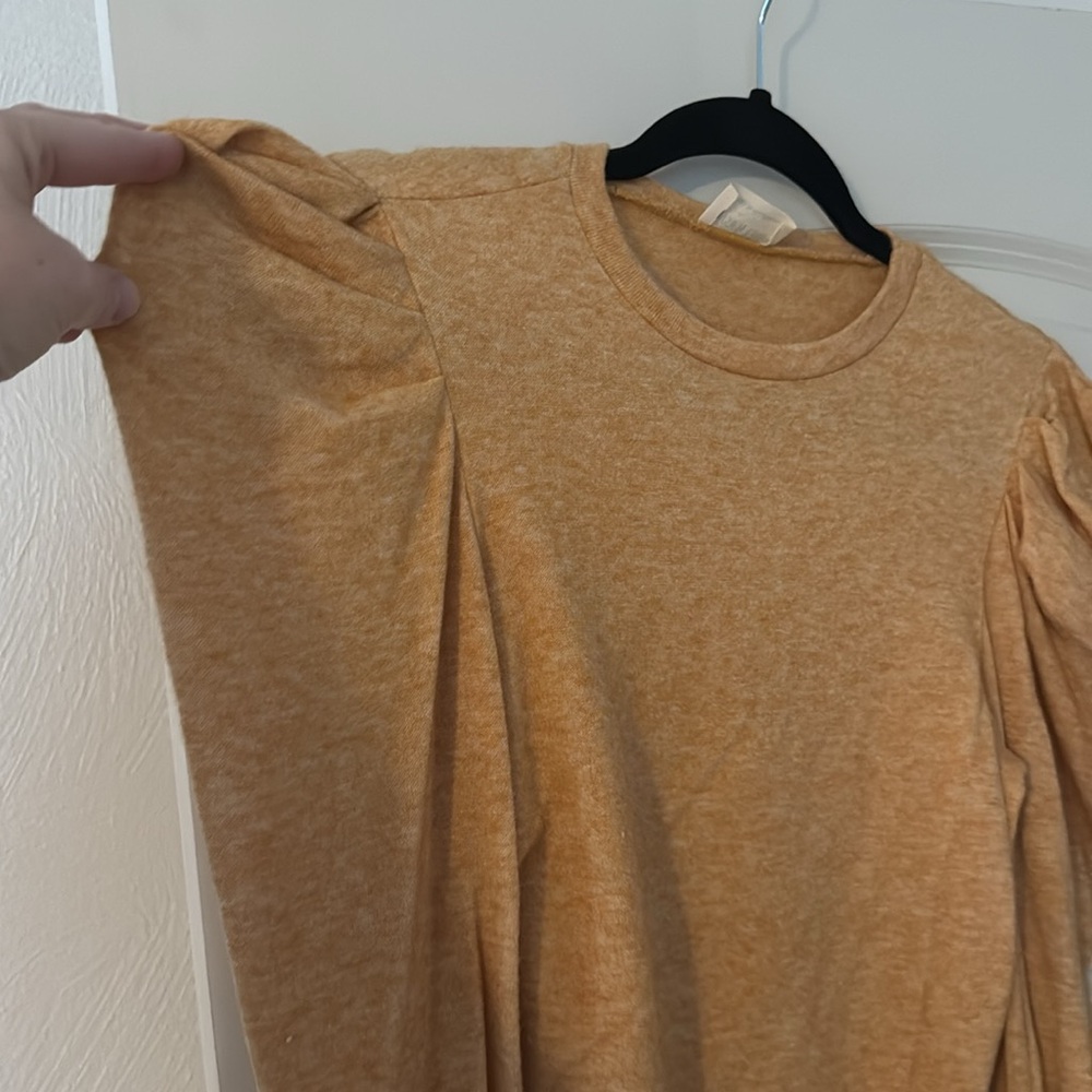 Fun Crop Top - Picture 2 of 4